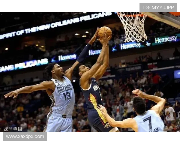 小贾伦上半场高效表现10投7中 三分命中率100%砍下17分7篮板